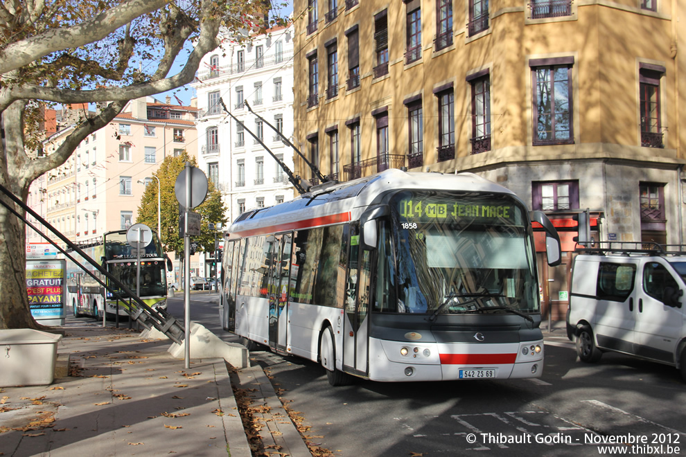 Lyon Trolleybus C14