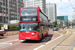 Scania N230UD East Lancs OmniDekka n°948 (YN07 EXG) sur la ligne 405 (TfL) à Londres (London)