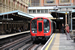 Bombardier London Underground S7 Stock n°21350 sur la Circle Line (TfL) à Londres (London)