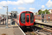 Bombardier London Underground S7 Stock n°21404 sur la District Line (TfL) à Londres (London)