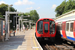 Bombardier London Underground S7 Stock n°21361 sur la District Line (TfL) à Londres (London)