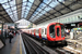 Bombardier London Underground S7 Stock n°21419 sur la District Line (TfL) à Londres (London)