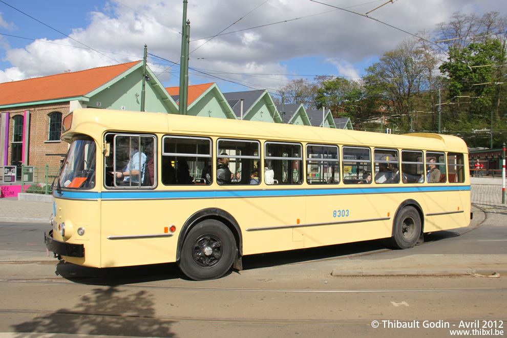 Autobus 8303 du Musée du Transport Urbain Bruxellois - Trammuseumbrussels