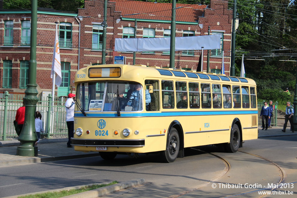 Autobus 8024 du Musée du Transport Urbain Bruxellois - Trammuseumbrussels