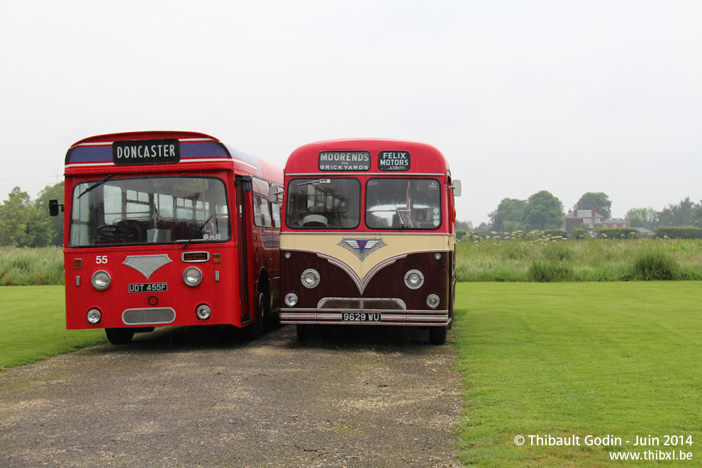 Leyland Royal Tiger Cub RTC1/2 Roe n°55 (UDT 455F) et AEC Reliance 2MU3RV Roe n°41 (9629 WU) de Doncaster au Trolleybus Museum à Sandtoft