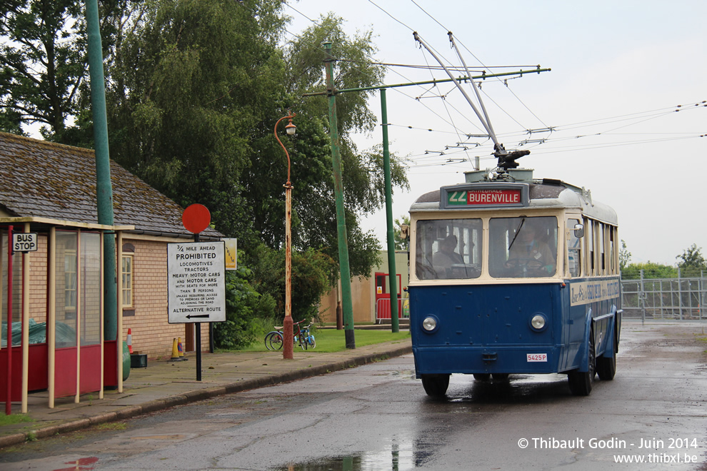 Trolleybus T32 FN-CEB 425 de Liège - Musée des Trolleybus de Sandtoft