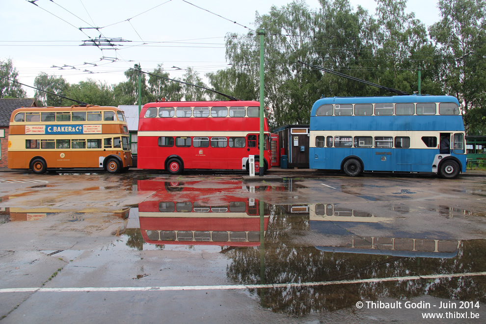 Sunbeam W4 NBC n°72 (HKR 11) de Maidstone, BUT 9612T Burlingham n°1344 (ONE 744) de Manchester et BUT 9611T East Lancs n°834 (LHN 784) de Bradford au Trolleybus Museum à Sandtoft