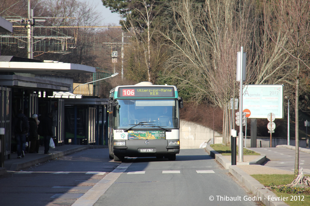 Bus 8456 (757 QFV 75) sur la ligne 106 (RATP) à Joinville-le-Pont