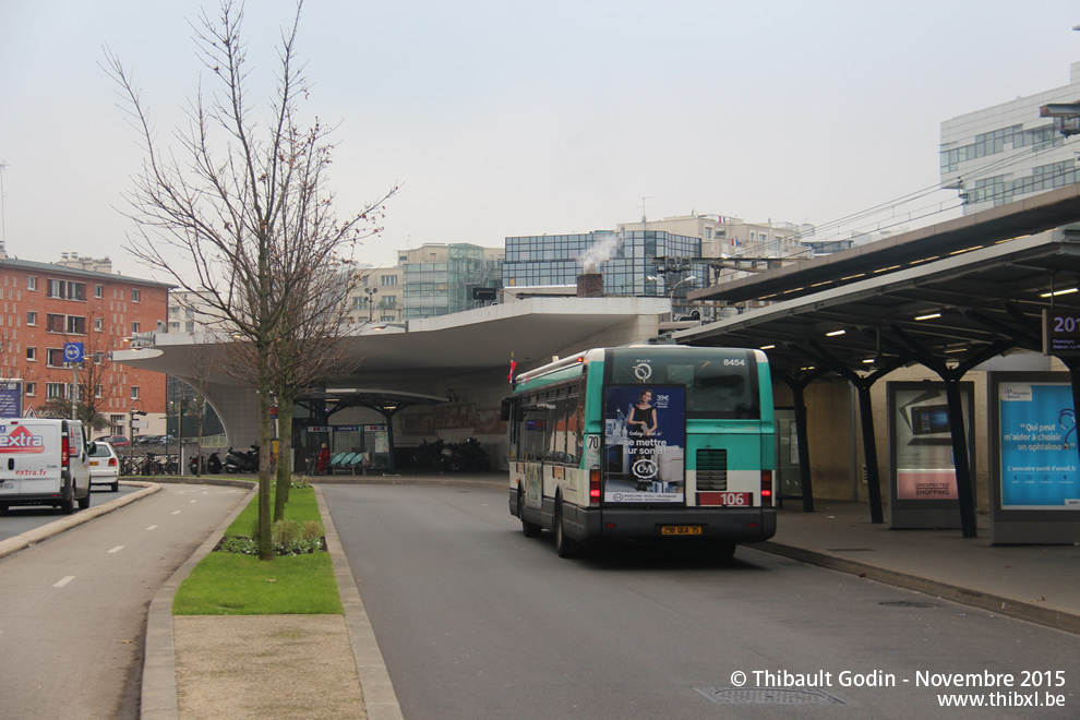Bus 8454 (298 QGA 75) sur la ligne 106 (RATP) à Joinville-le-Pont