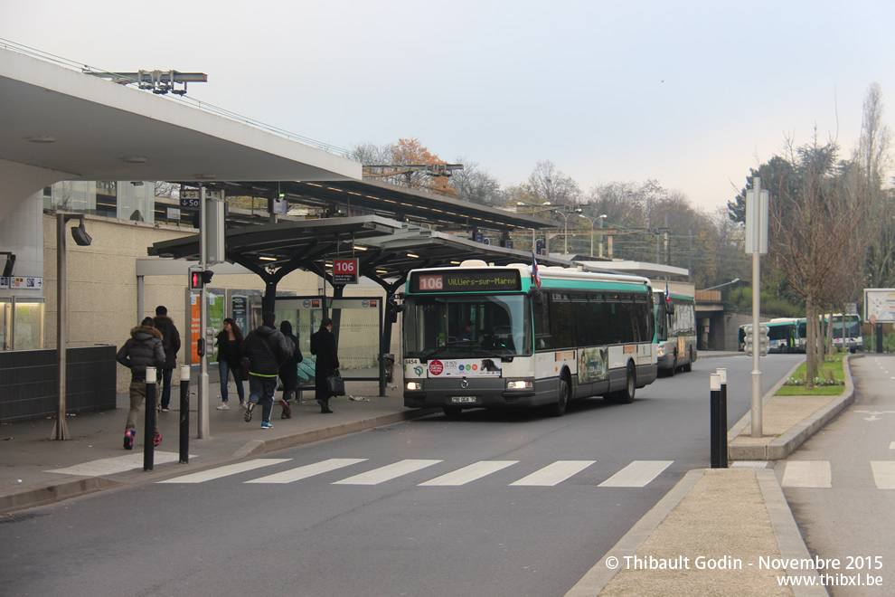 Bus 8454 (298 QGA 75) sur la ligne 106 (RATP) à Joinville-le-Pont