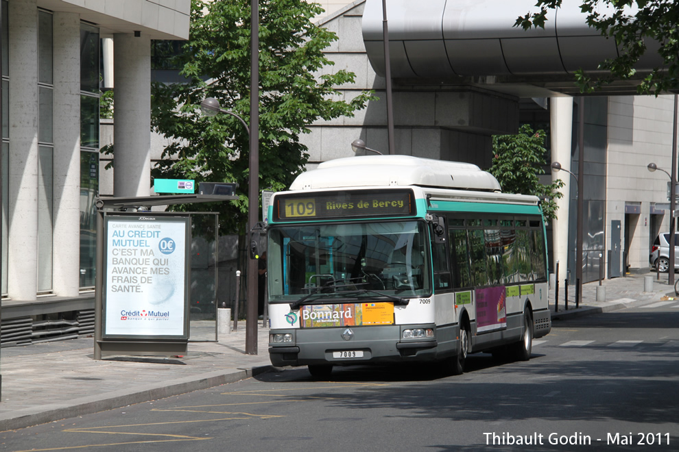 Bus 7009 sur la ligne 109 (RATP) à Cour Saint-Emilion (Paris)