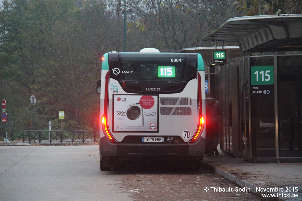 Bus 8884 (DW-751-HB) sur la ligne 115 (RATP) à Château de Vincennes (Paris)