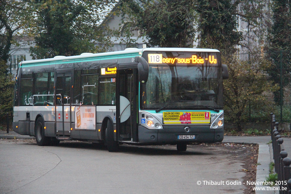 Bus 8582 (CD-454-TZ) sur la ligne 118 (RATP) à Château de Vincennes (Paris)