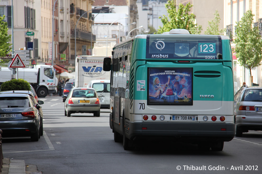 Bus 5301 (BY-708-AN) sur la ligne 123 (RATP) à Issy-les-Moulineaux