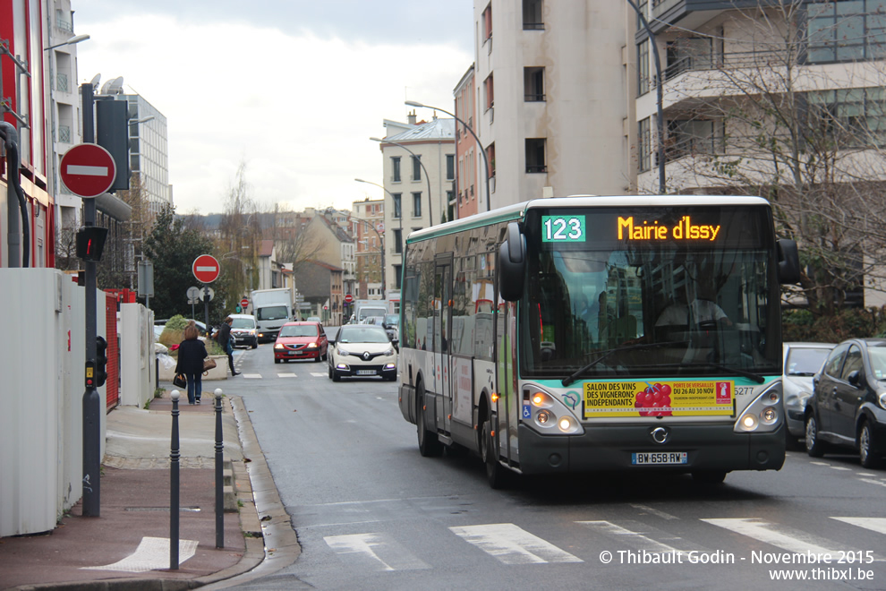Bus 5277 (BW-658-RW) sur la ligne 123 (RATP) à Issy-les-Moulineaux