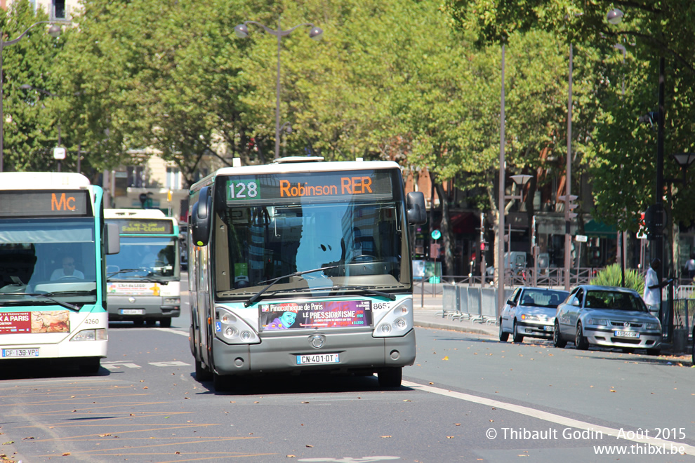 Bus 8657 (CN-401-DT) sur la ligne 128 (RATP) à Porte d'Orléans (Paris)
