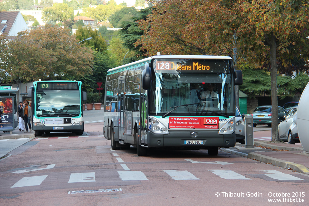 Bus 8655 (CN-954-DS) sur la ligne 128 (RATP) à Sceaux