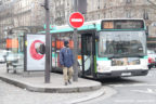 Bus 2127 sur la ligne 137 (RATP) à Porte de Clignancourt (Paris)
