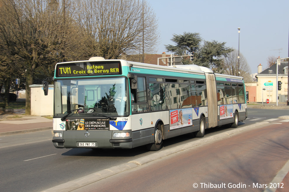 Bus 1794 (360 PNT 75) sur la ligne Tvm (Trans-Val-de-Marne - RATP) à Antony