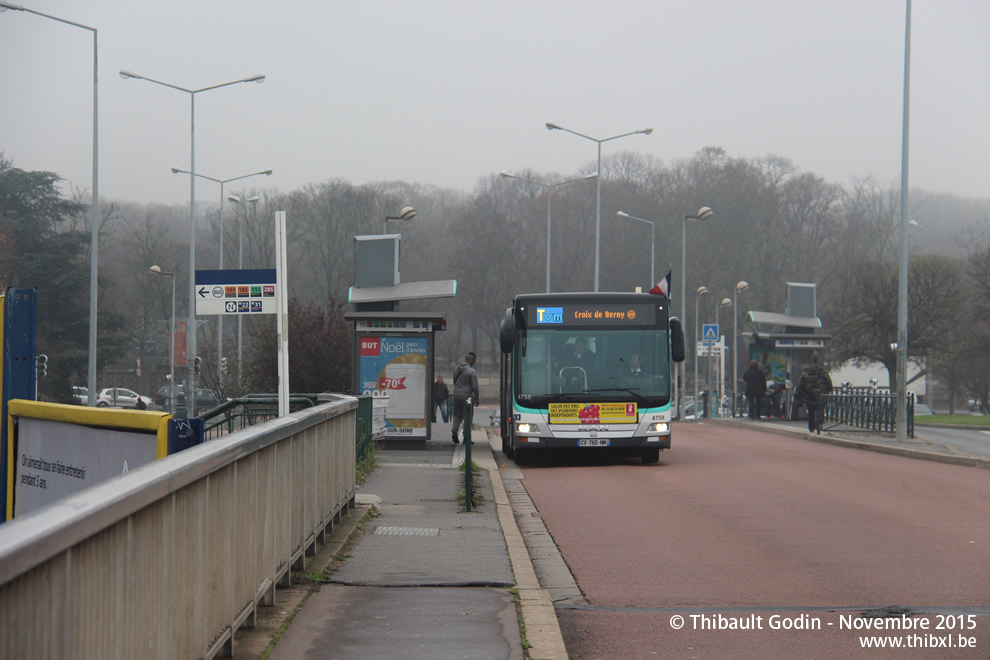 Bus 4758 (CV-765-NM) sur la ligne Tvm (Trans-Val-de-Marne - RATP) à Thiais