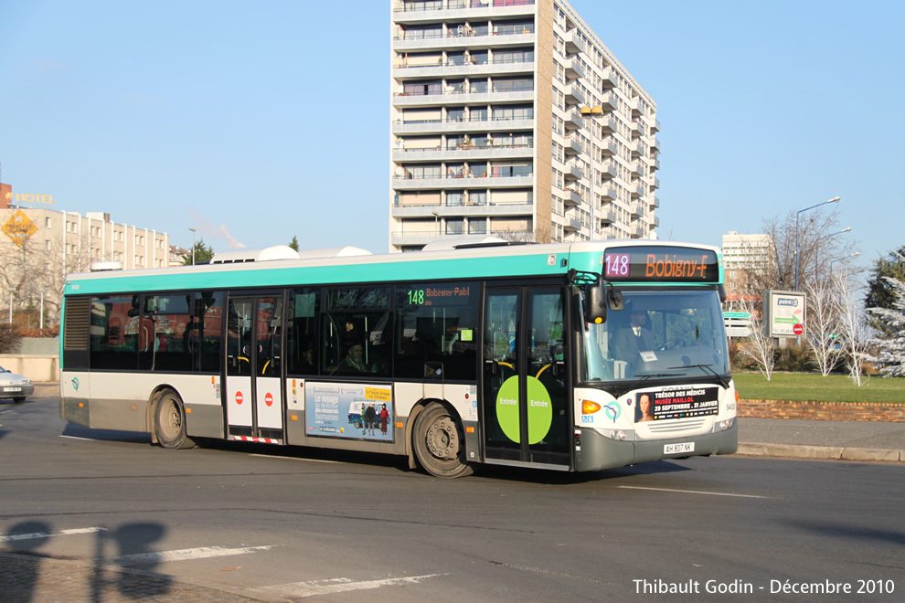 Bus 9458 (AH-807-NK) sur la ligne 147 (RATP) à Bobigny