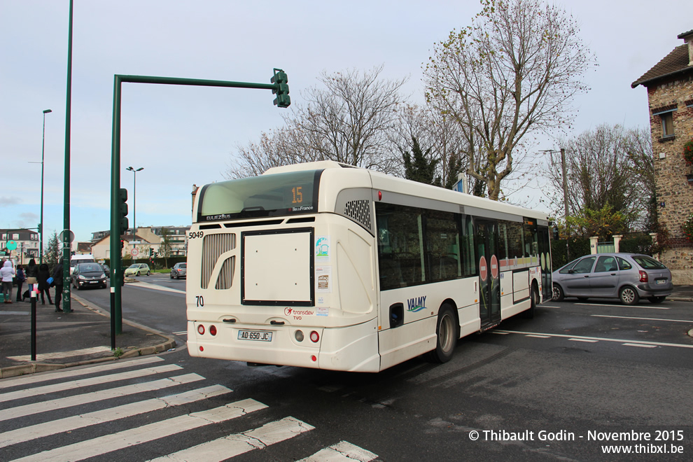 Bus 5049 (AD-650-JC) sur la ligne 15 (Valmy) à Épinay-sur-Seine