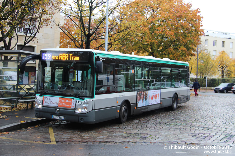 Bus 8544 (CC-329-GK) sur la ligne 159 (RATP) à Nanterre