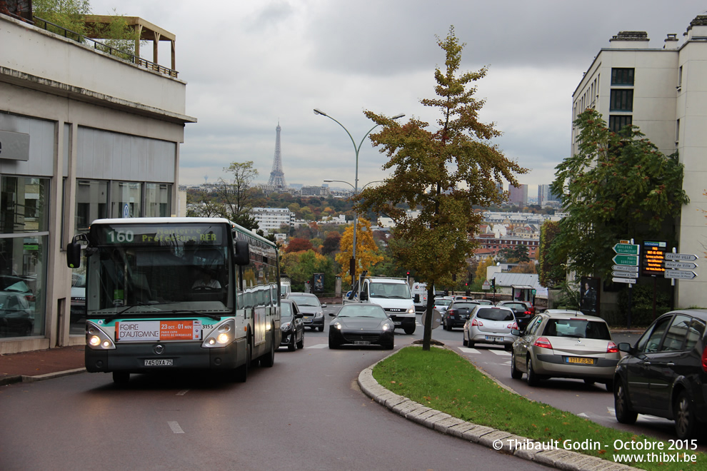 Bus 3155 (745 QXA 75) sur la ligne 160 (RATP) à Saint-Cloud