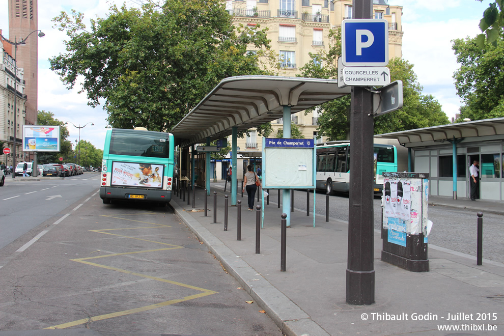 Bus 3326 (83 RFZ 75) sur la ligne 163 (RATP) à Porte de Champerret (Paris)