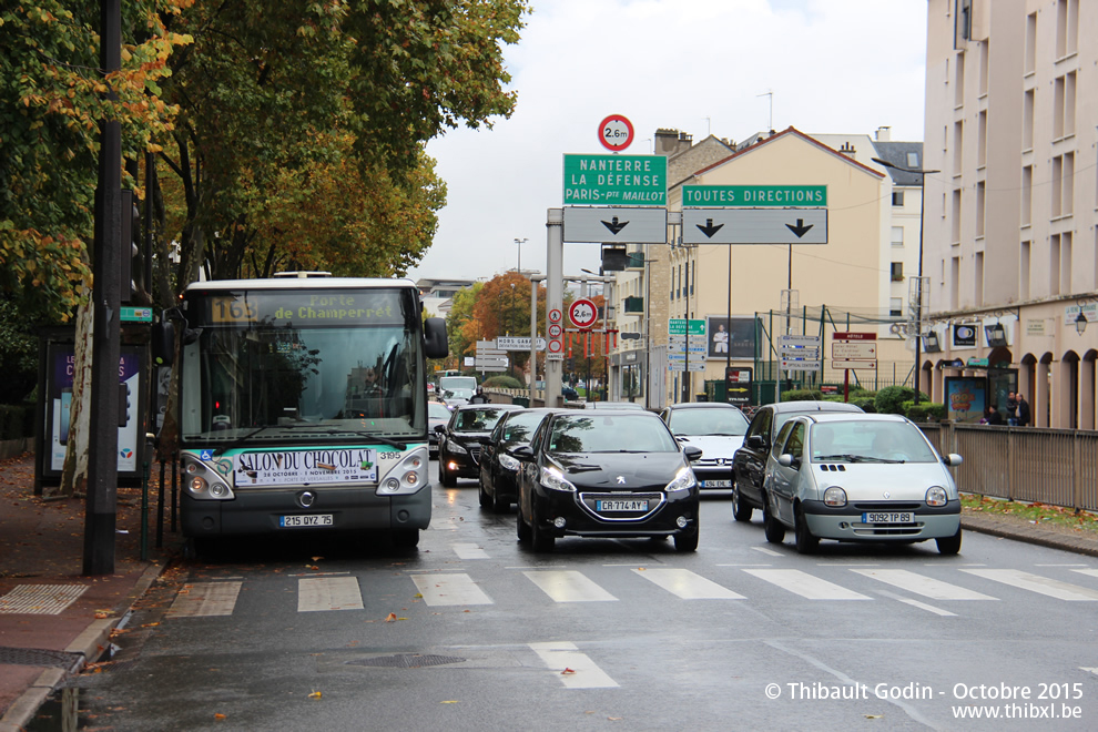 Bus 3195 (215 QYZ 75) sur la ligne 163 (RATP) à Rueil-Malmaison