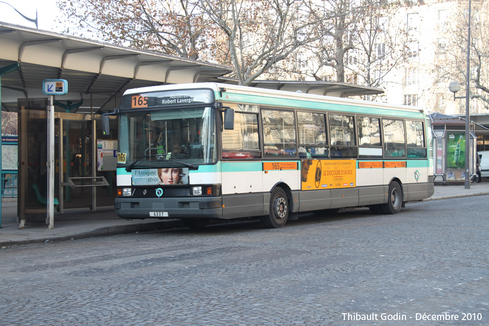 Bus 6327 sur la ligne 165 (RATP) à Porte de Champerret (Paris)