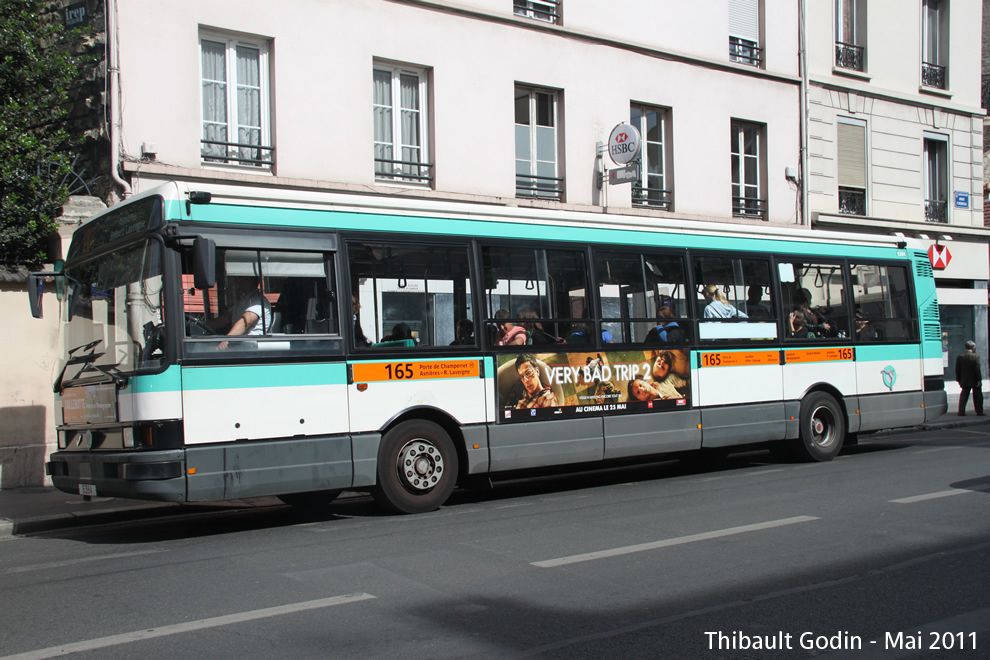 Bus 6384 sur la ligne 165 (RATP) à Asnières-sur-Seine