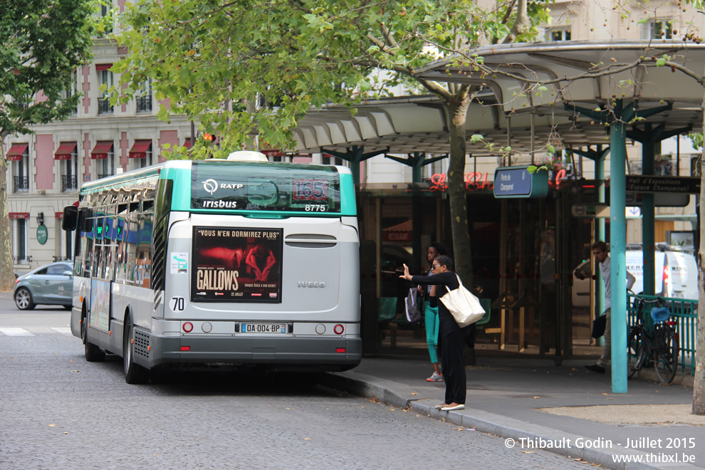 Bus 8775 (DA-004-BP) sur la ligne 165 (RATP) à Porte de Champerret (Paris)