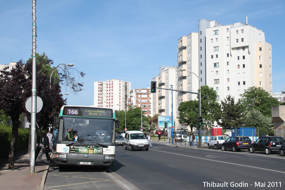 Bus 2675 sur la ligne 166 (RATP) à Asnières-sur-Seine