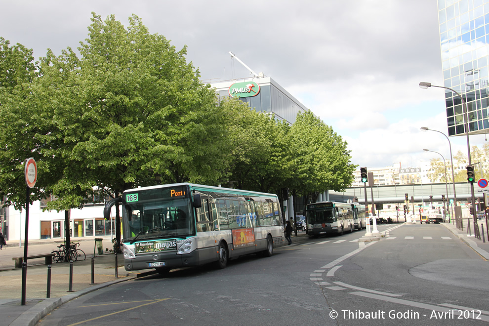 Bus 8558 (CC-097-NW) sur la ligne 169 (RATP) à Hôpital Européen Georges Pompidou (Paris)