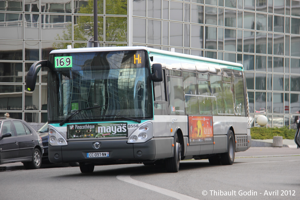 Bus 8558 (CC-097-NW) sur la ligne 169 (RATP) à Hôpital Européen Georges Pompidou (Paris)