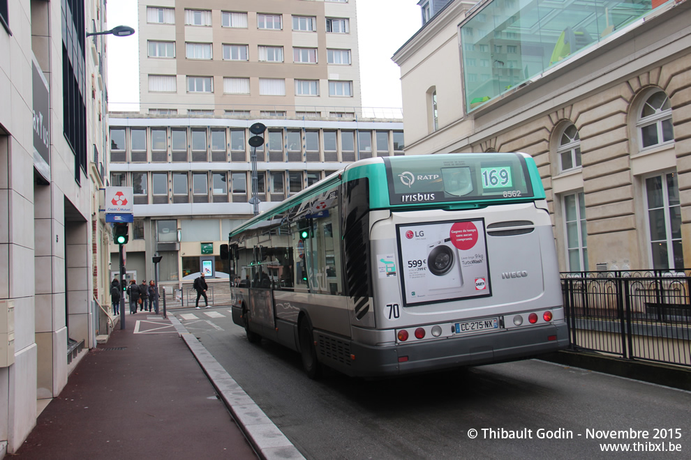 Bus 8562 (CC-275-NX) sur la ligne 169 (RATP) à Issy-les-Moulineaux
