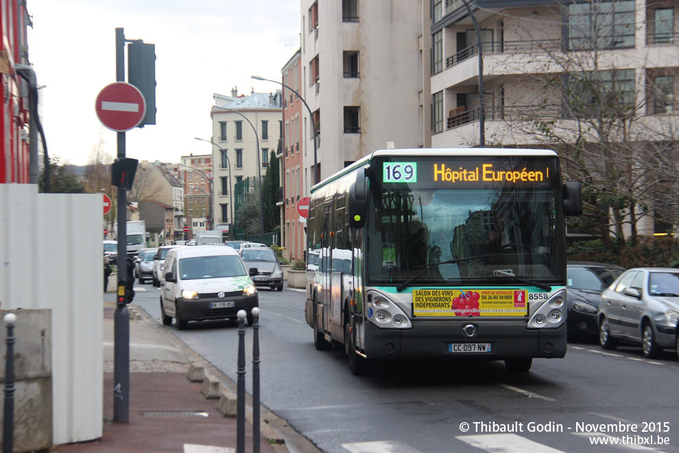 Bus 8558 (CC-097-NW) sur la ligne 169 (RATP) à Issy-les-Moulineaux