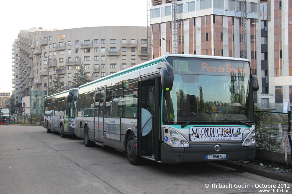 Bus 8555 (CC-658-ME) sur la ligne 169 (RATP) à Boulogne-Billancourt