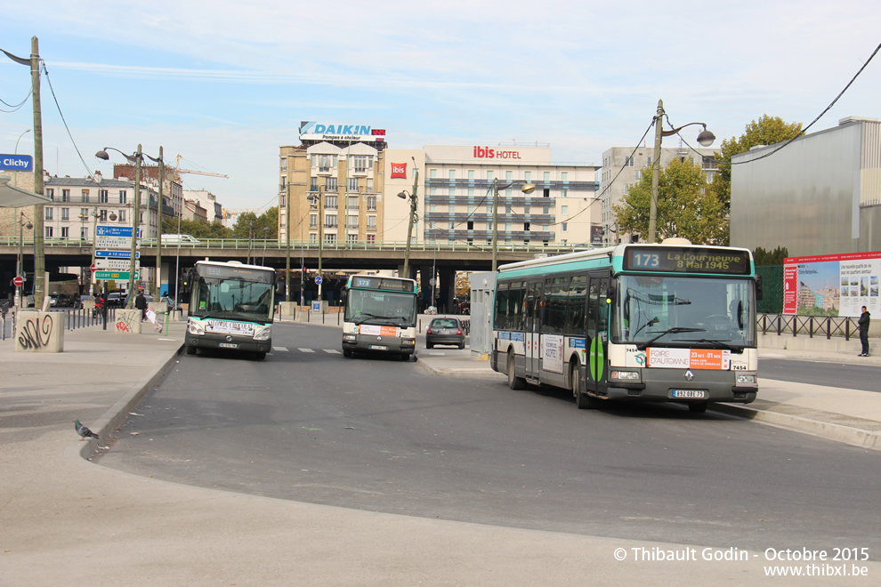 Bus 7454 (892 QBE 75) sur la ligne 173 (RATP) à Porte de Clichy (Paris)