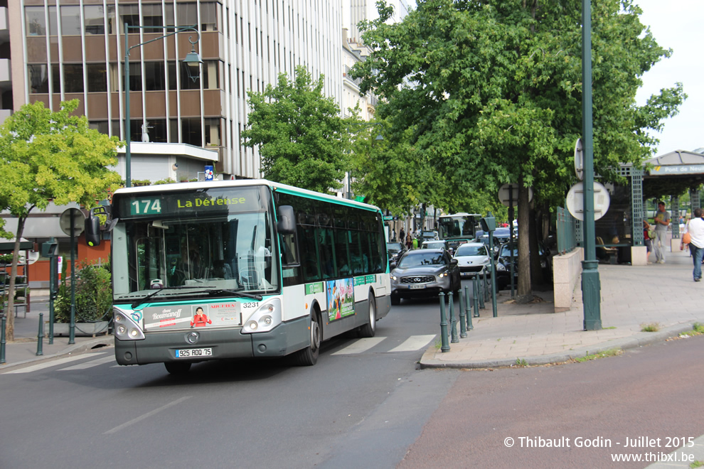 Bus 3231 (925 RDQ 75) sur la ligne 174 (RATP) à Neuilly-sur-Seine