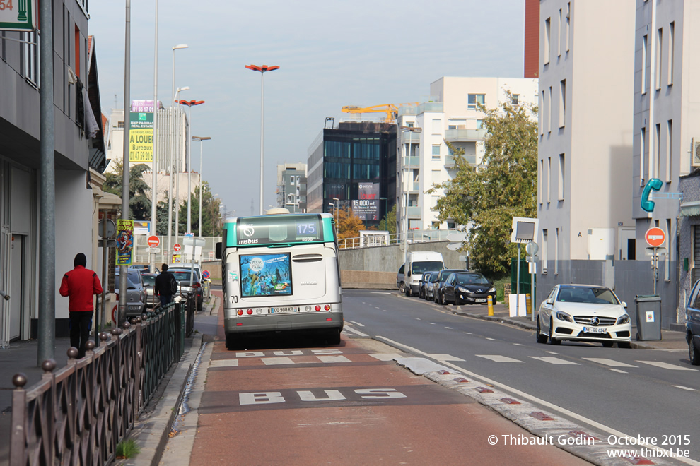 Bus 8698 (CQ-908-KR) sur la ligne 175 (RATP) à Gennevilliers