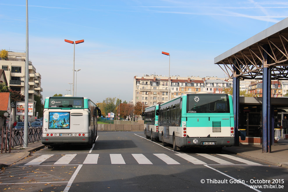 Bus 8710 (CQ-045-NF) sur la ligne 175 (RATP) à Asnières-sur-Seine