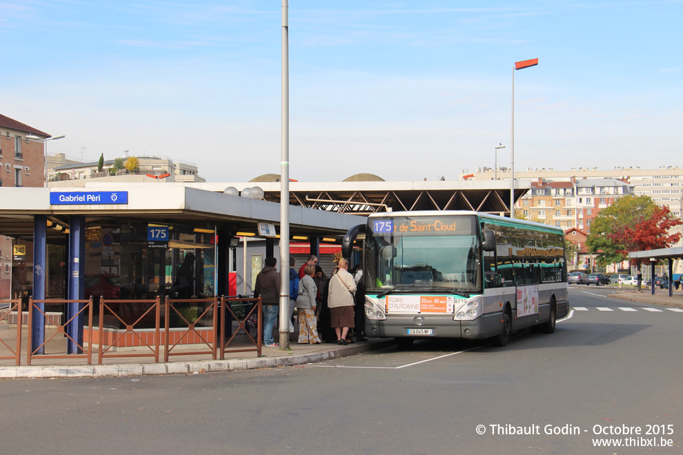 Bus 8710 (CQ-045-NF) sur la ligne 175 (RATP) à Asnières-sur-Seine