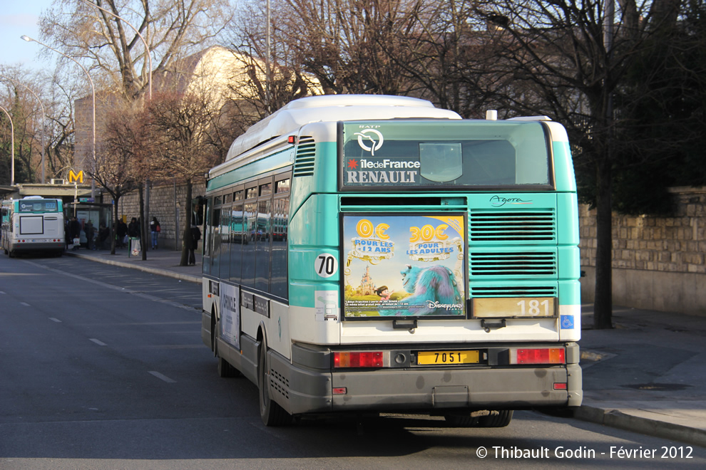 Bus 7051 sur la ligne 181 (RATP) à Maisons-Alfort