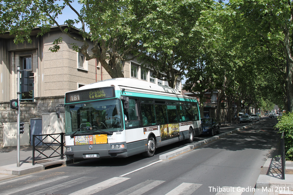 Bus 7050 sur la ligne 181 (RATP) à Maisons-Alfort