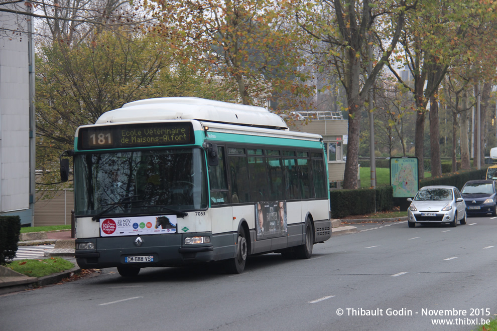 Bus 7053 (CM-688-VS) sur la ligne 181 (RATP) à Créteil