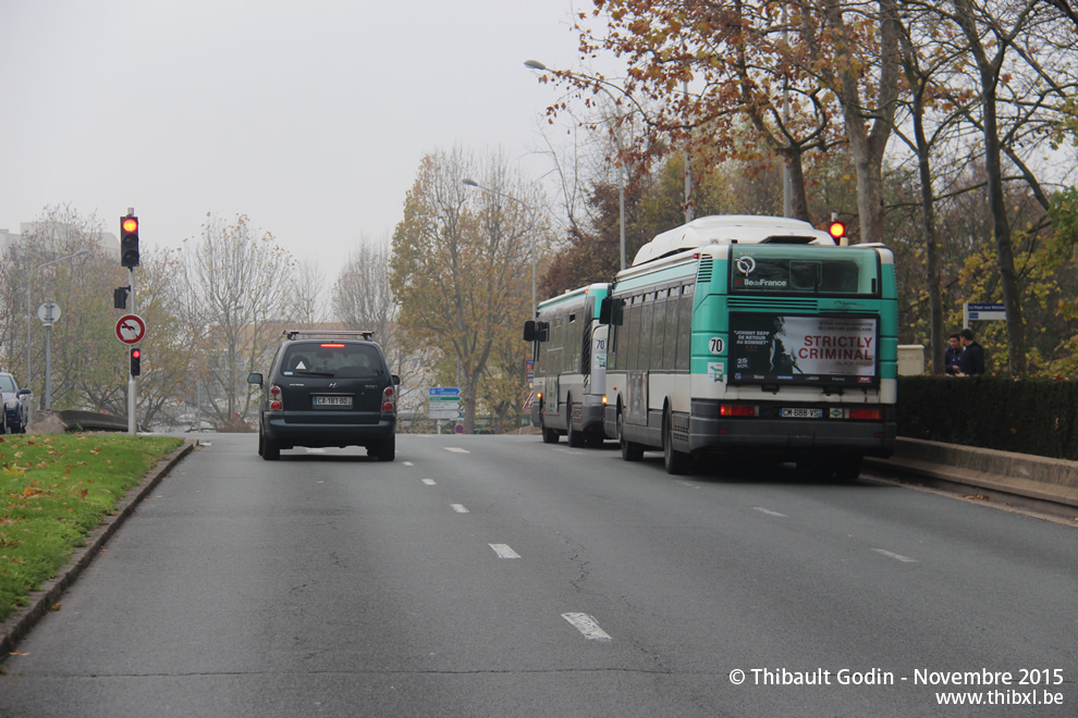 Bus 7053 (CM-688-VS) sur la ligne 181 (RATP) à Créteil