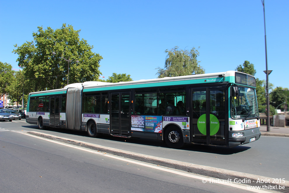 Bus 1805 (469 PQJ 75) sur la ligne 187 (RATP) à Porte d'Orléans (Paris)