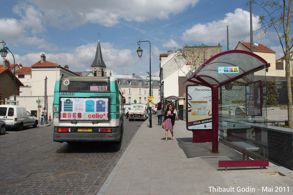 Bus 2825 sur la ligne 188 (RATP) à Bagneux